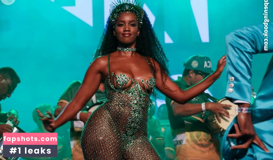 IZA gallery photo #28