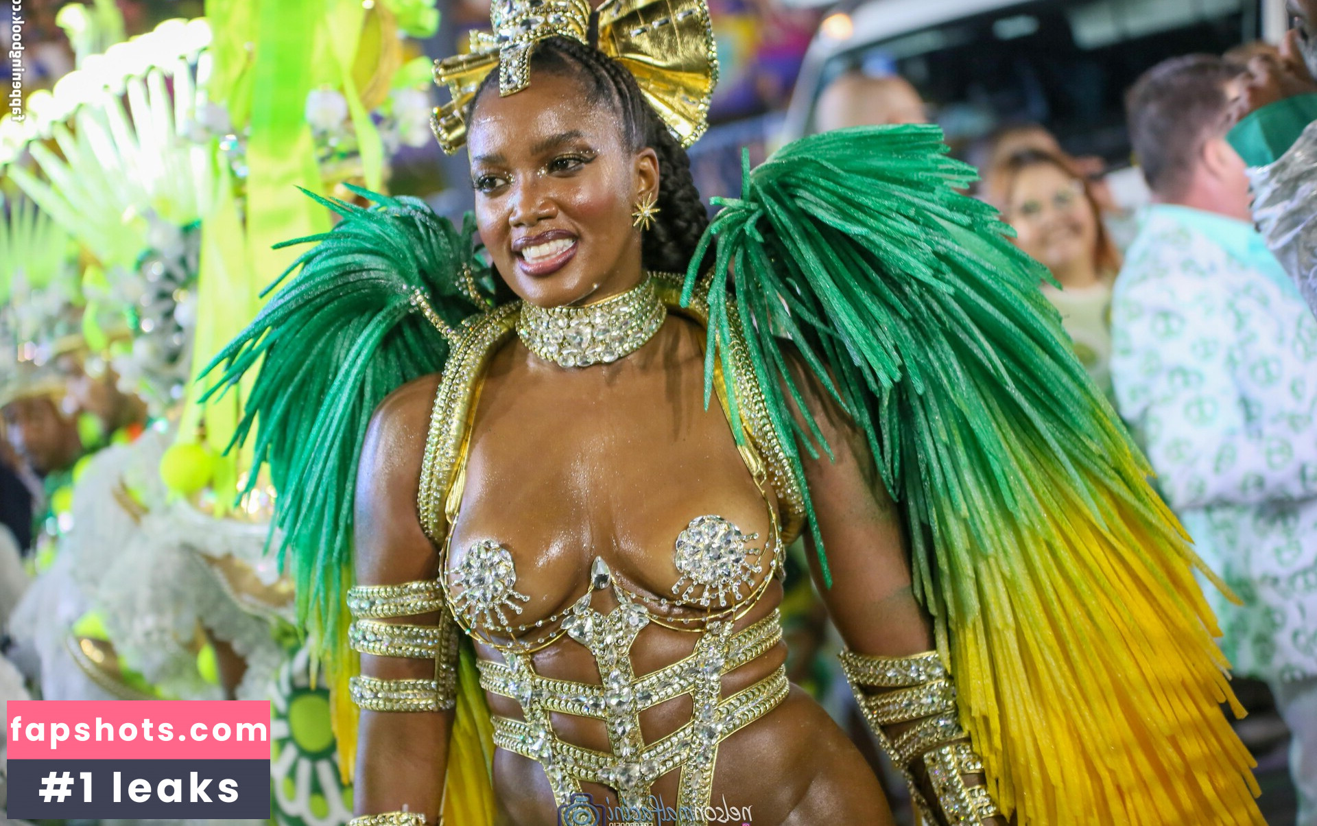 IZA gallery photo #29