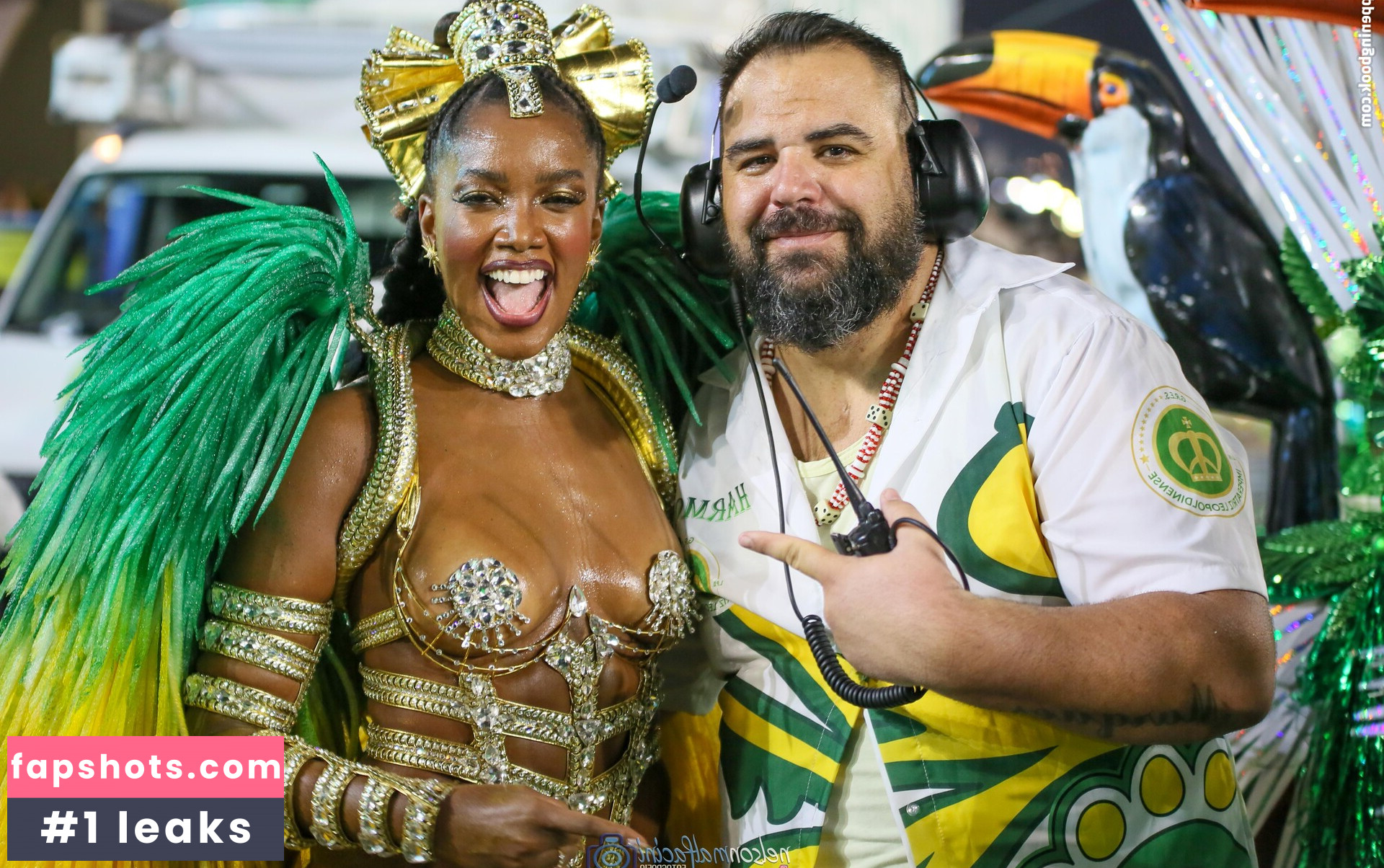 IZA gallery photo #44