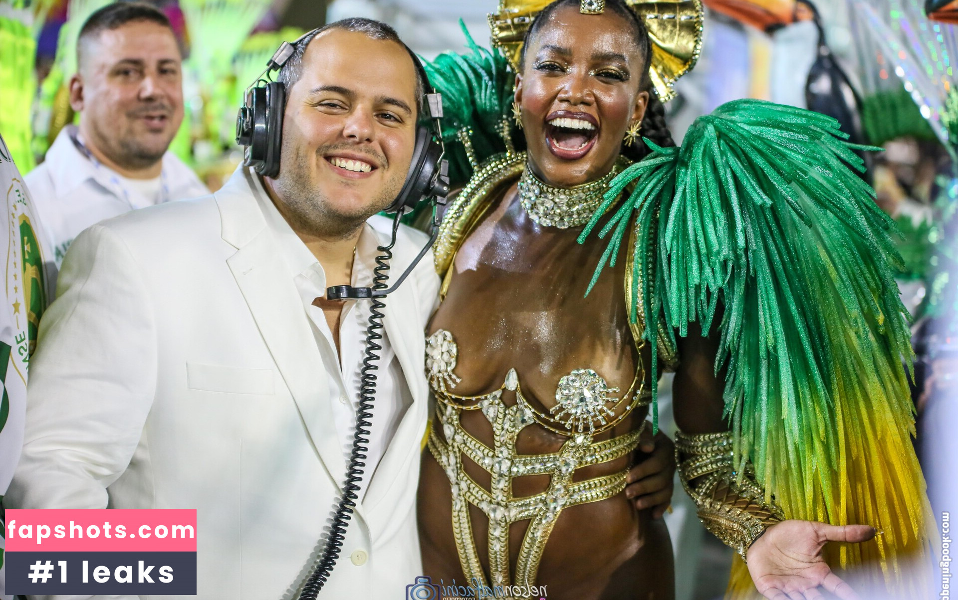 IZA gallery photo #49