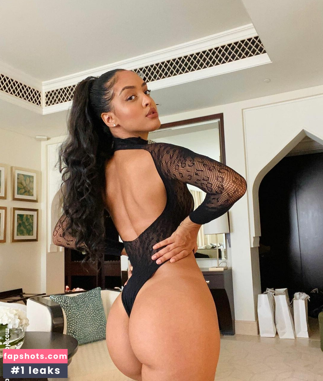 Izabela Guedes gallery photo #34