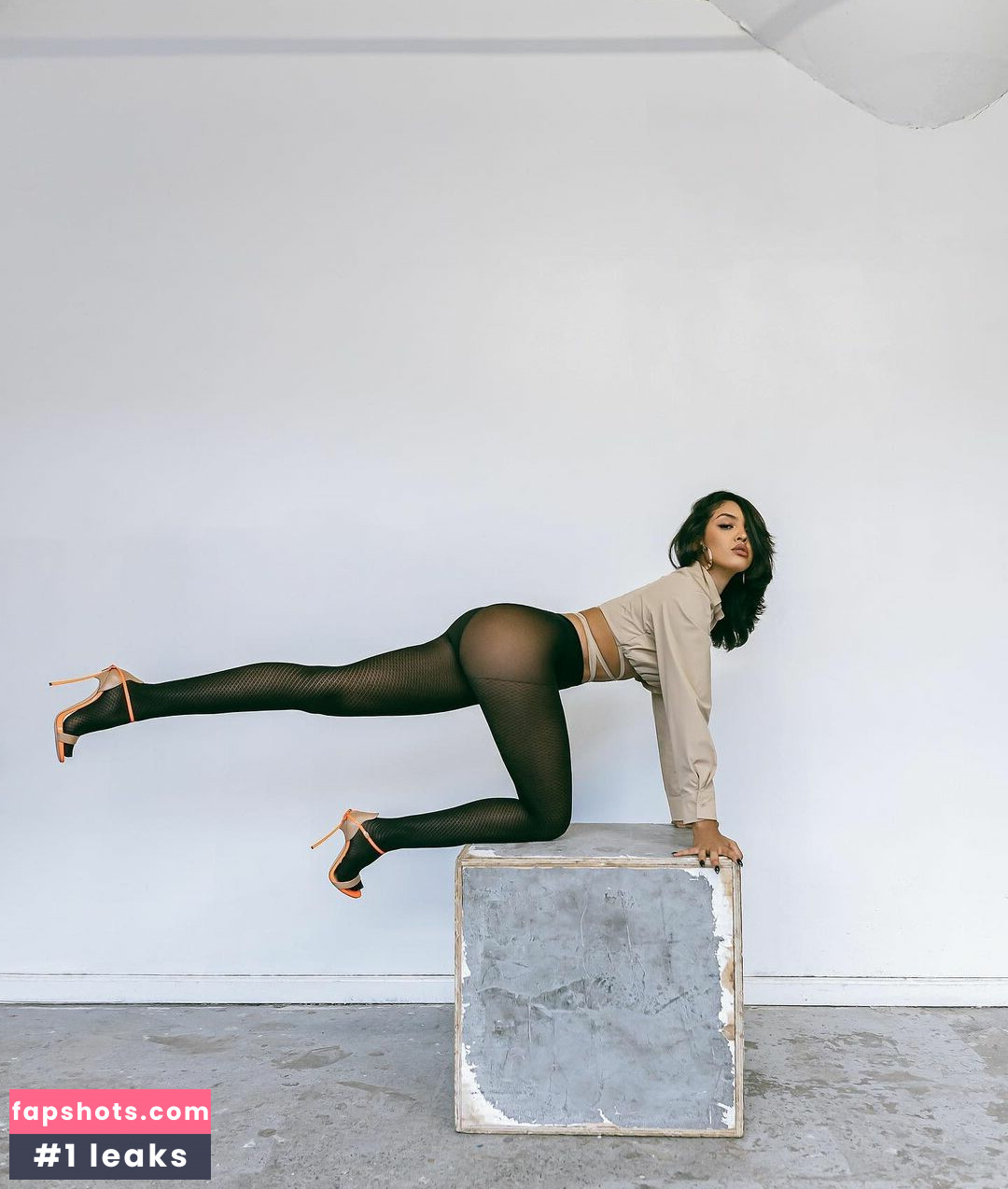 Izabela Guedes gallery photo #38