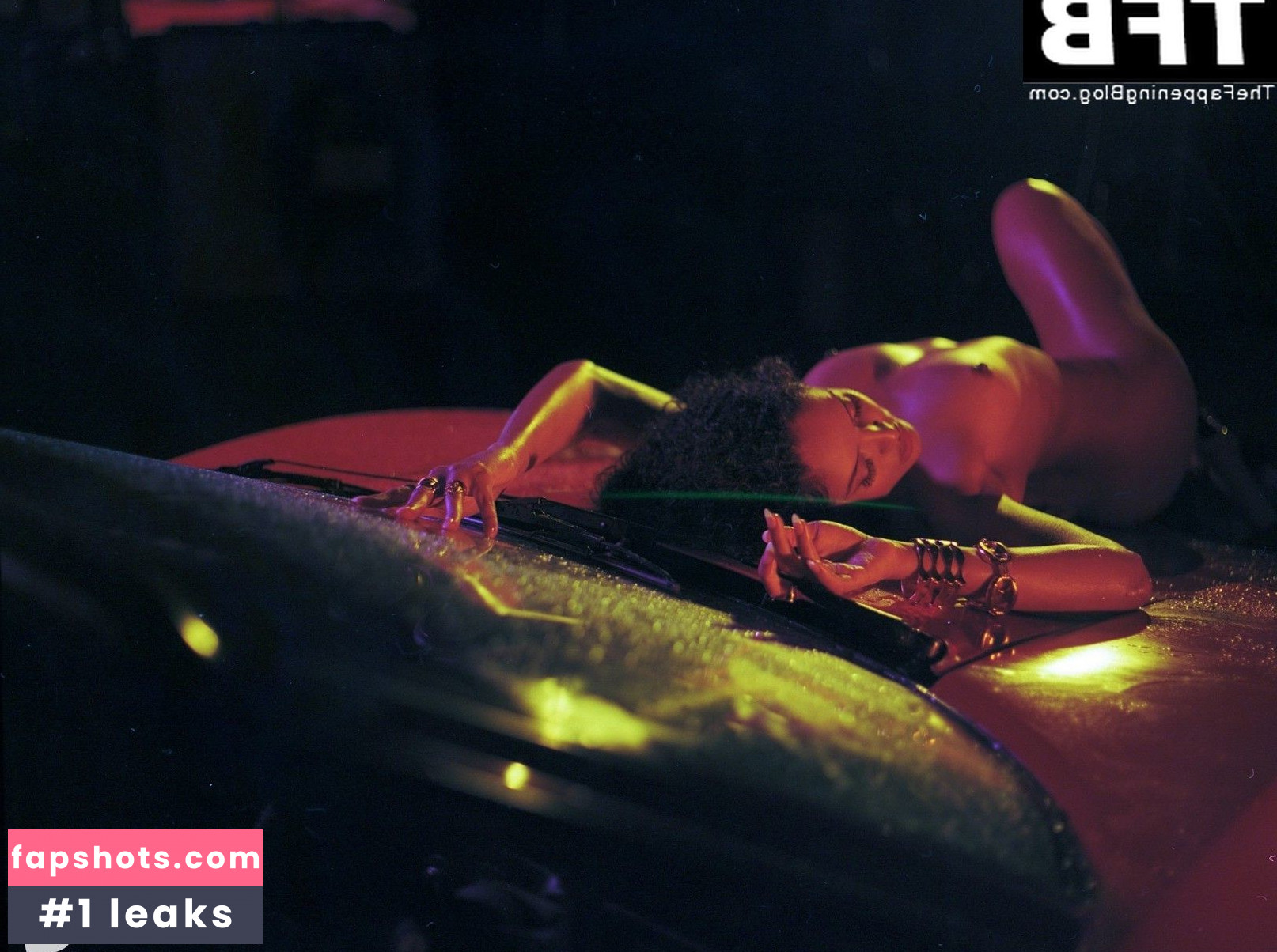 Izabela Guedes gallery photo #61