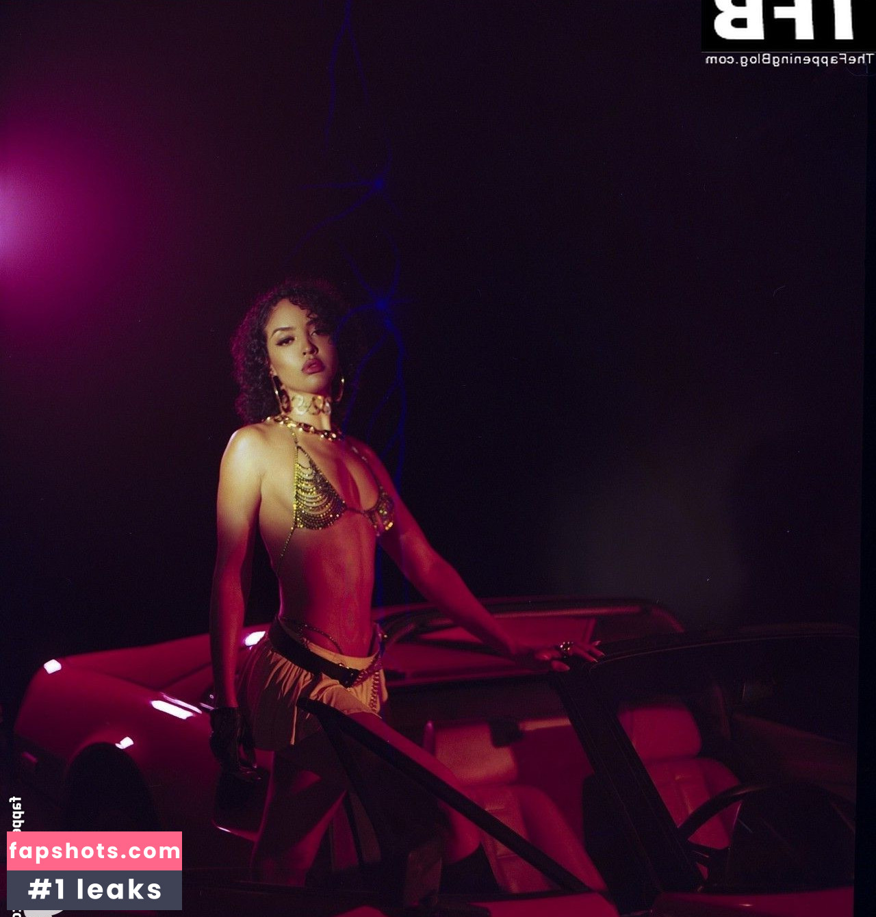 Izabela Guedes gallery photo #65