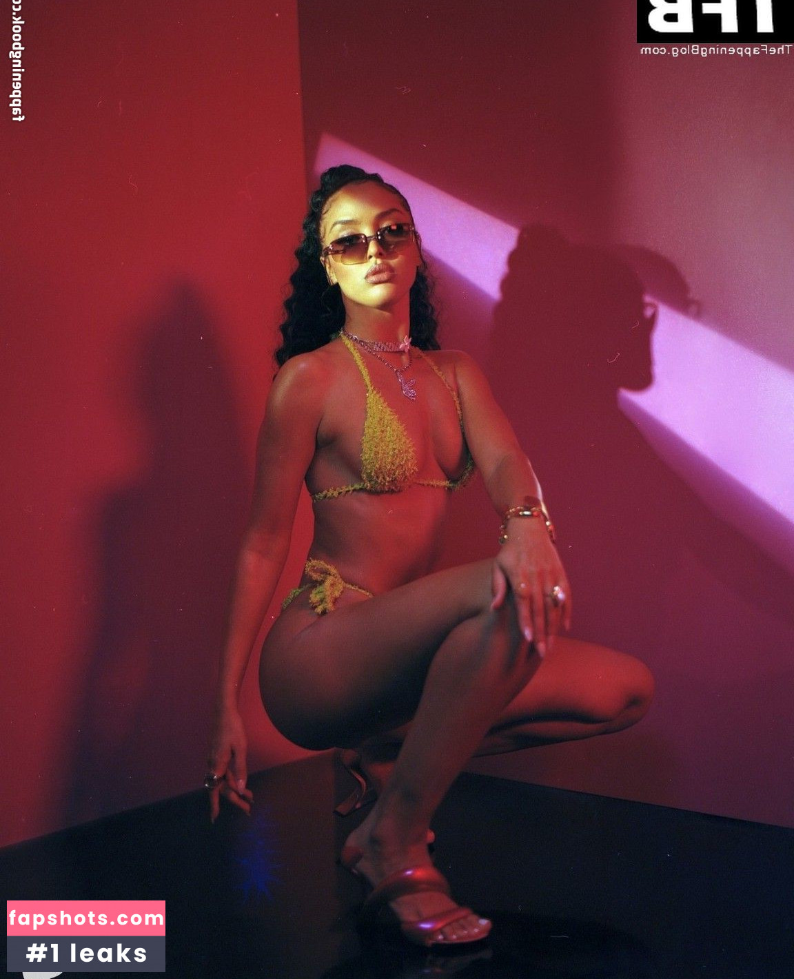 Izabela Guedes gallery photo #70