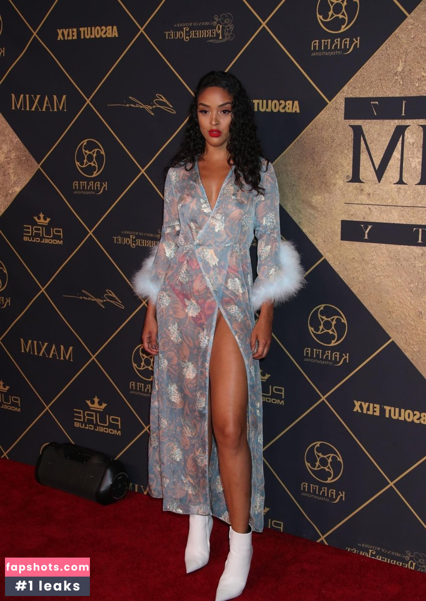 Izabela Guedes gallery photo #85