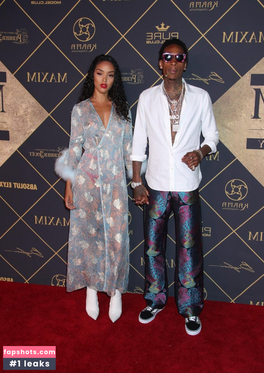 Izabela Guedes gallery photo #87