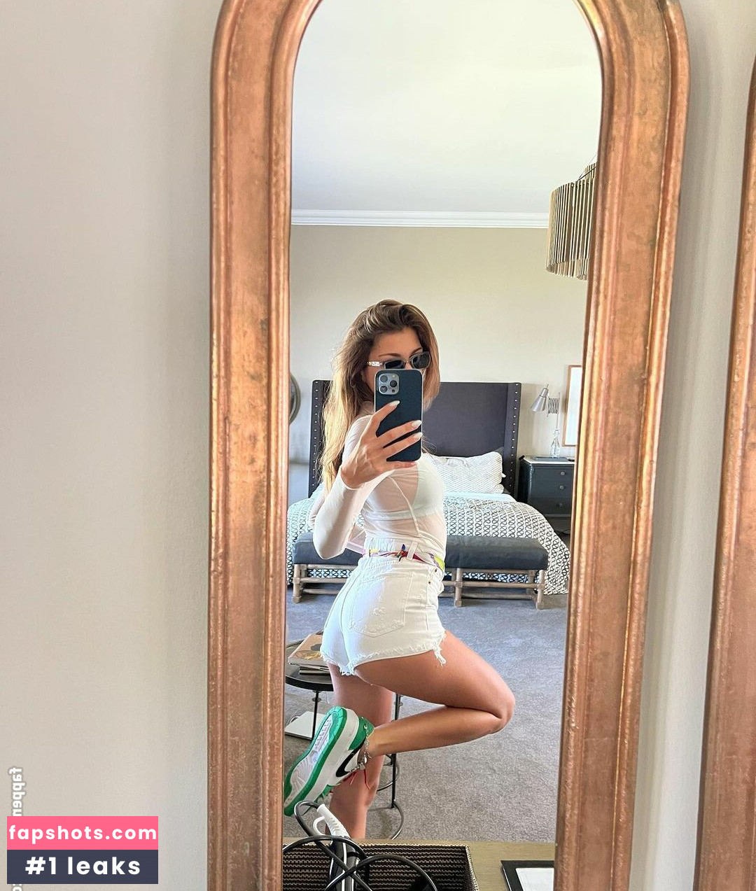 izemmania nude babe gallery