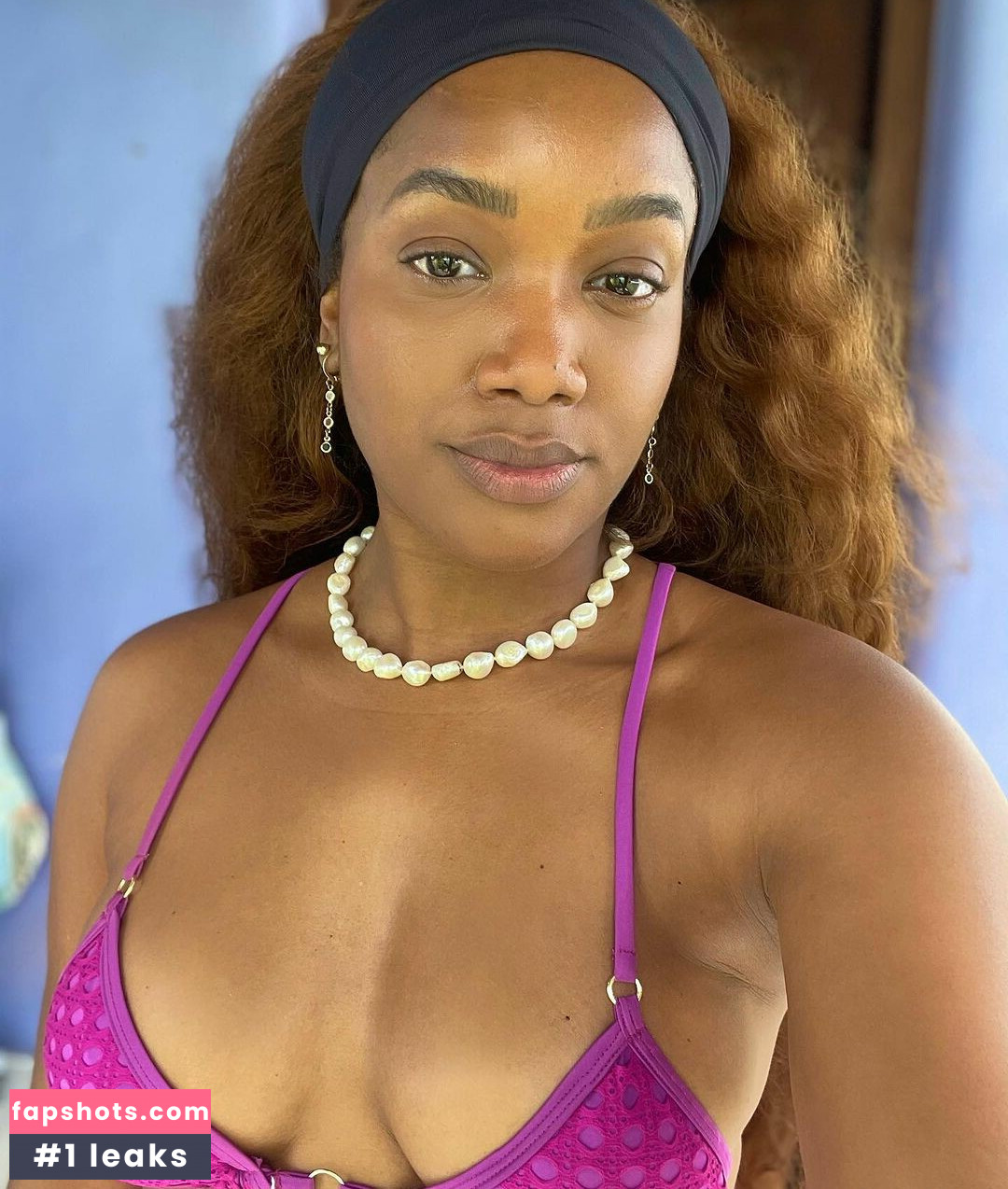 Izza Cantora gallery photo #16