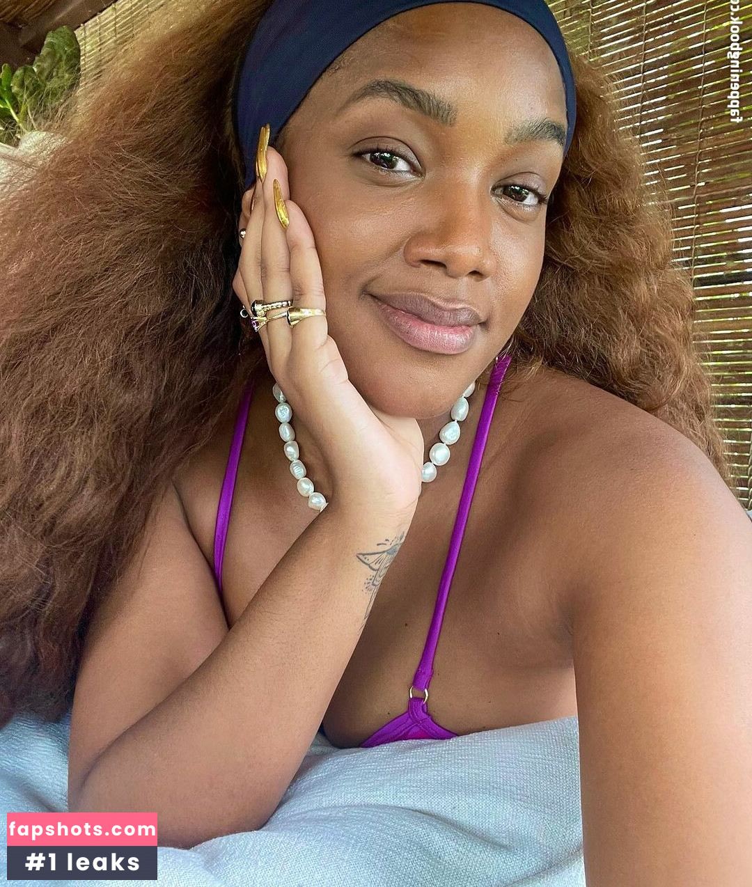 Izza Cantora gallery photo #21