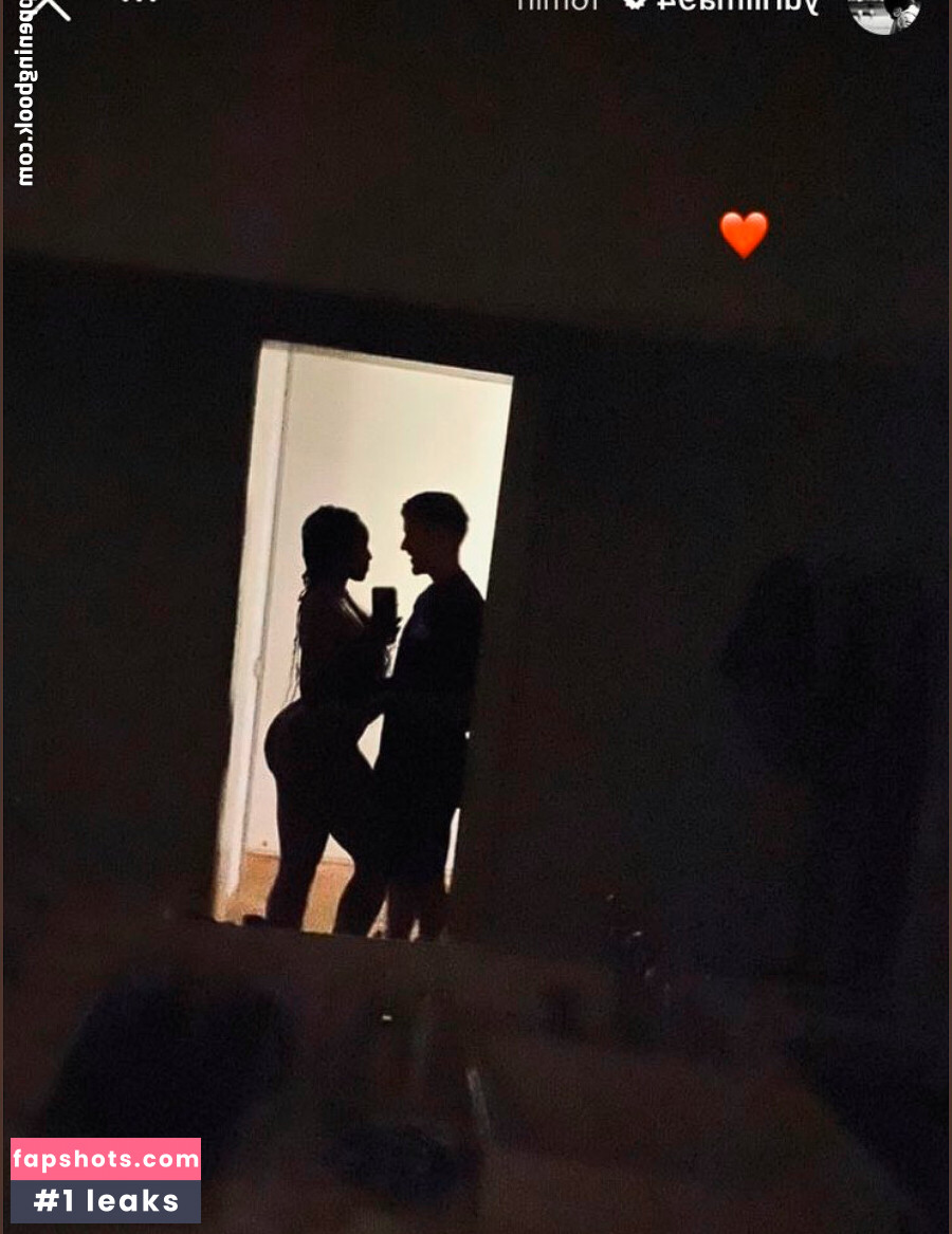 Izza Cantora gallery photo #45