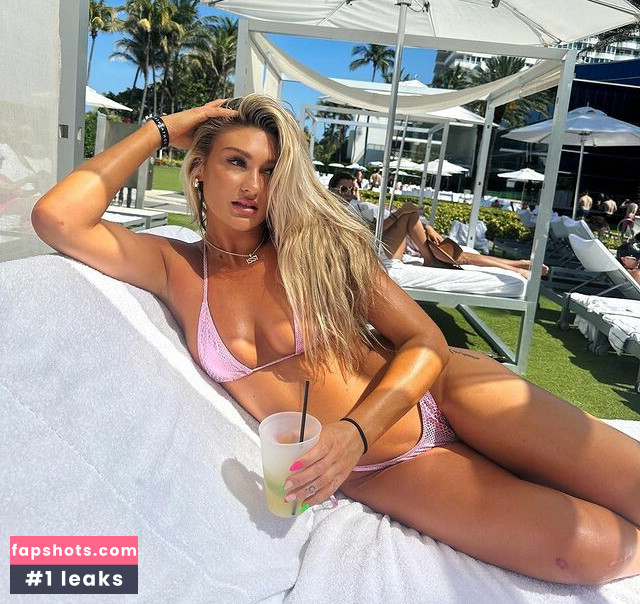 Izzi Dame gallery photo #116