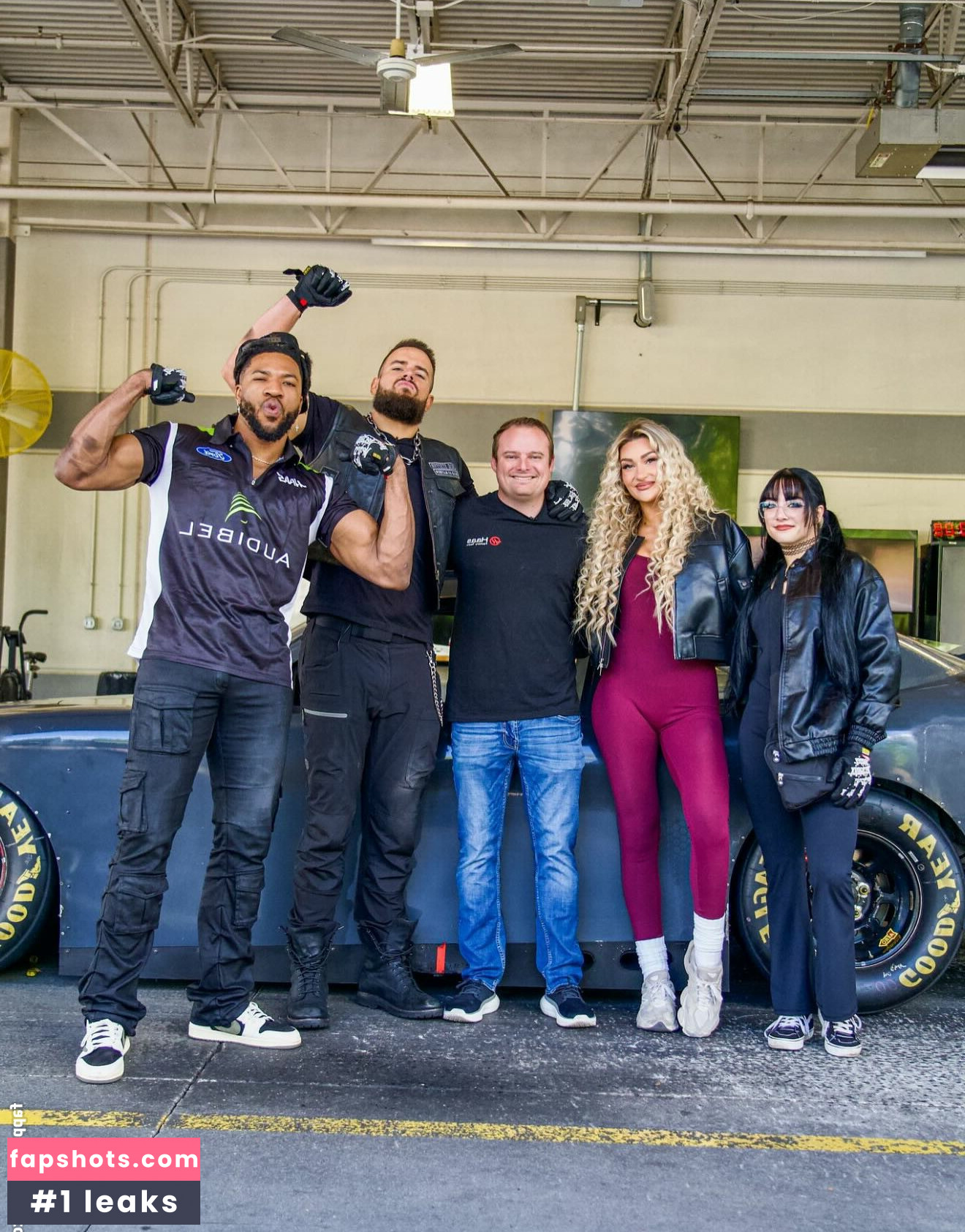 Izzi Dame gallery photo #17