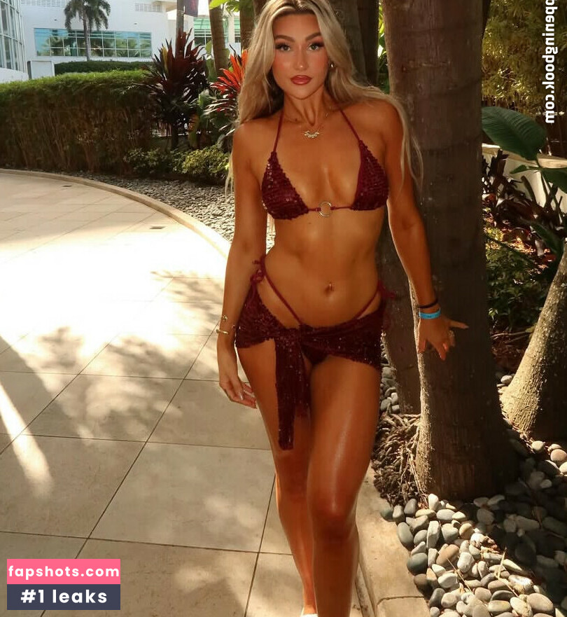 Izzi Dame gallery photo #32