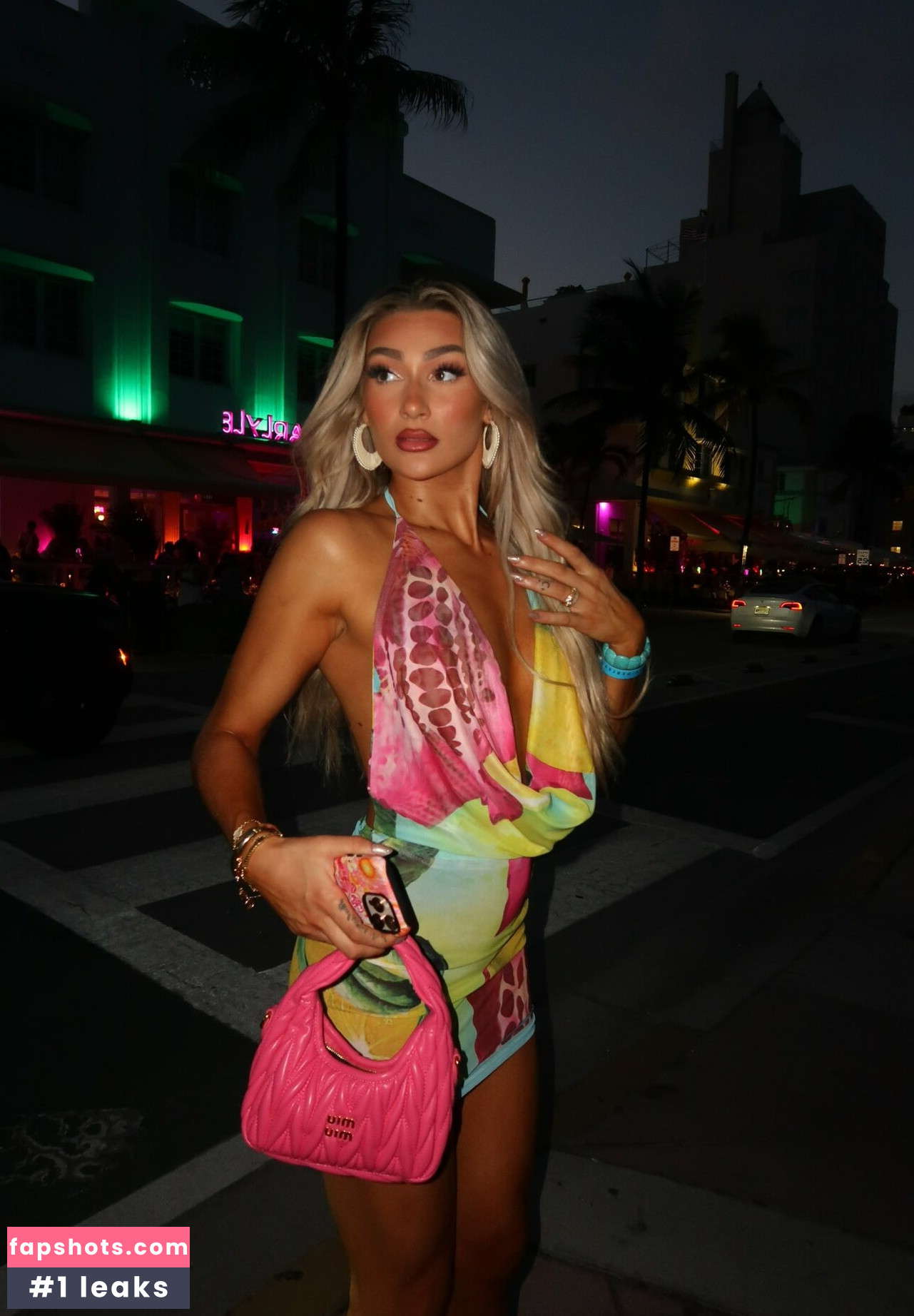 Izzi Dame gallery photo #41