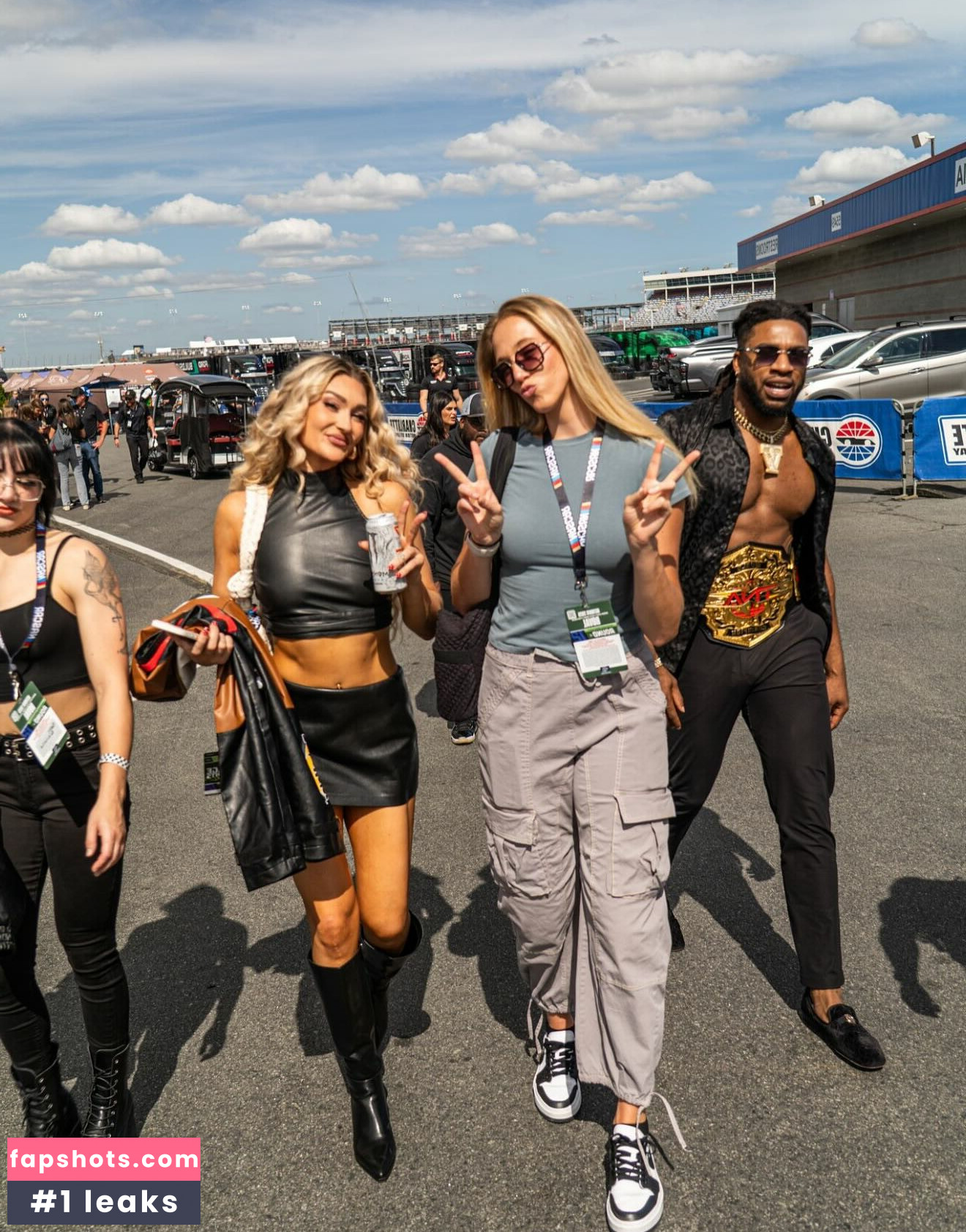 Izzi Dame gallery photo #6