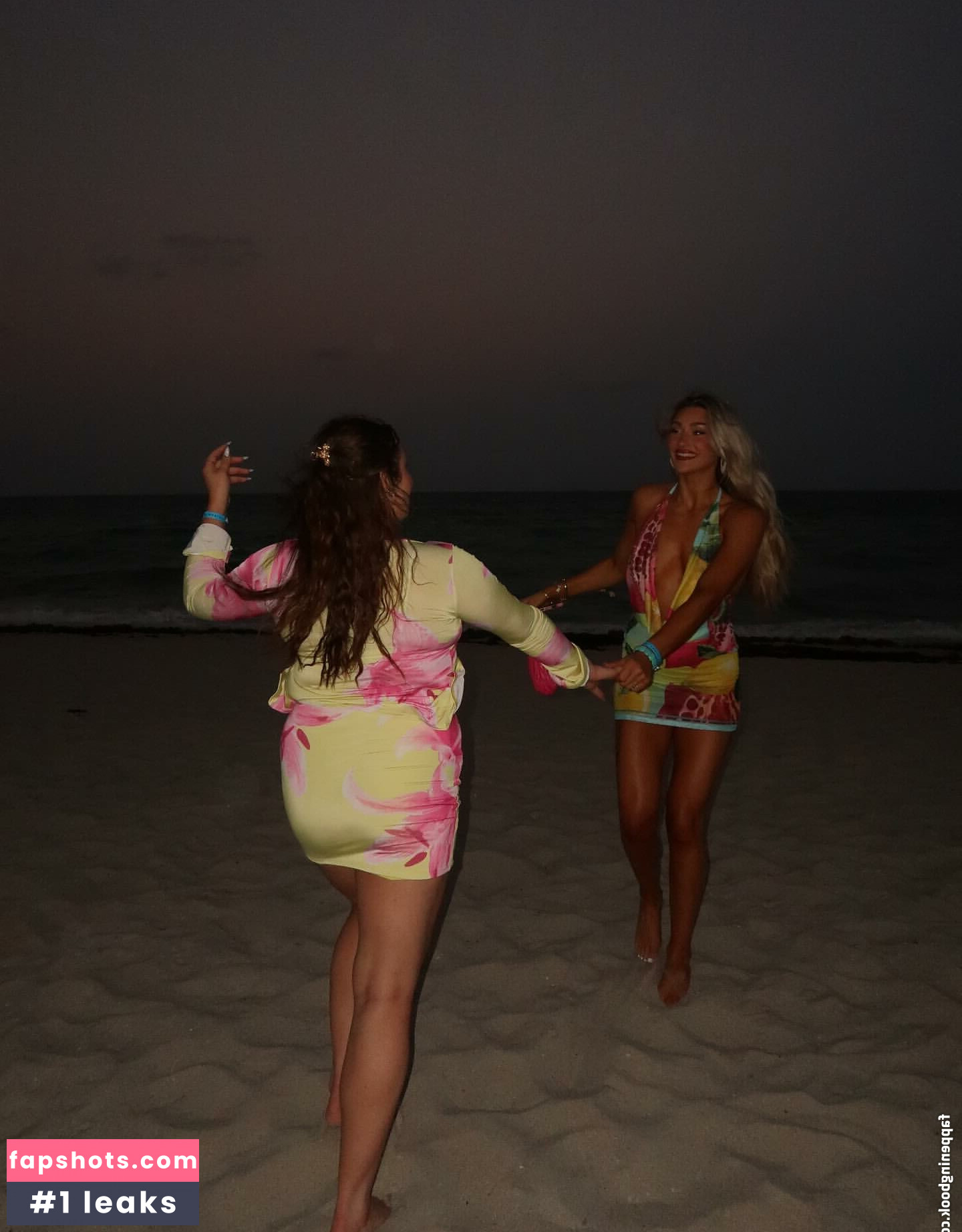 Izzi Dame gallery photo #51