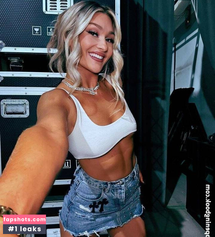 Izzi Dame gallery photo #100