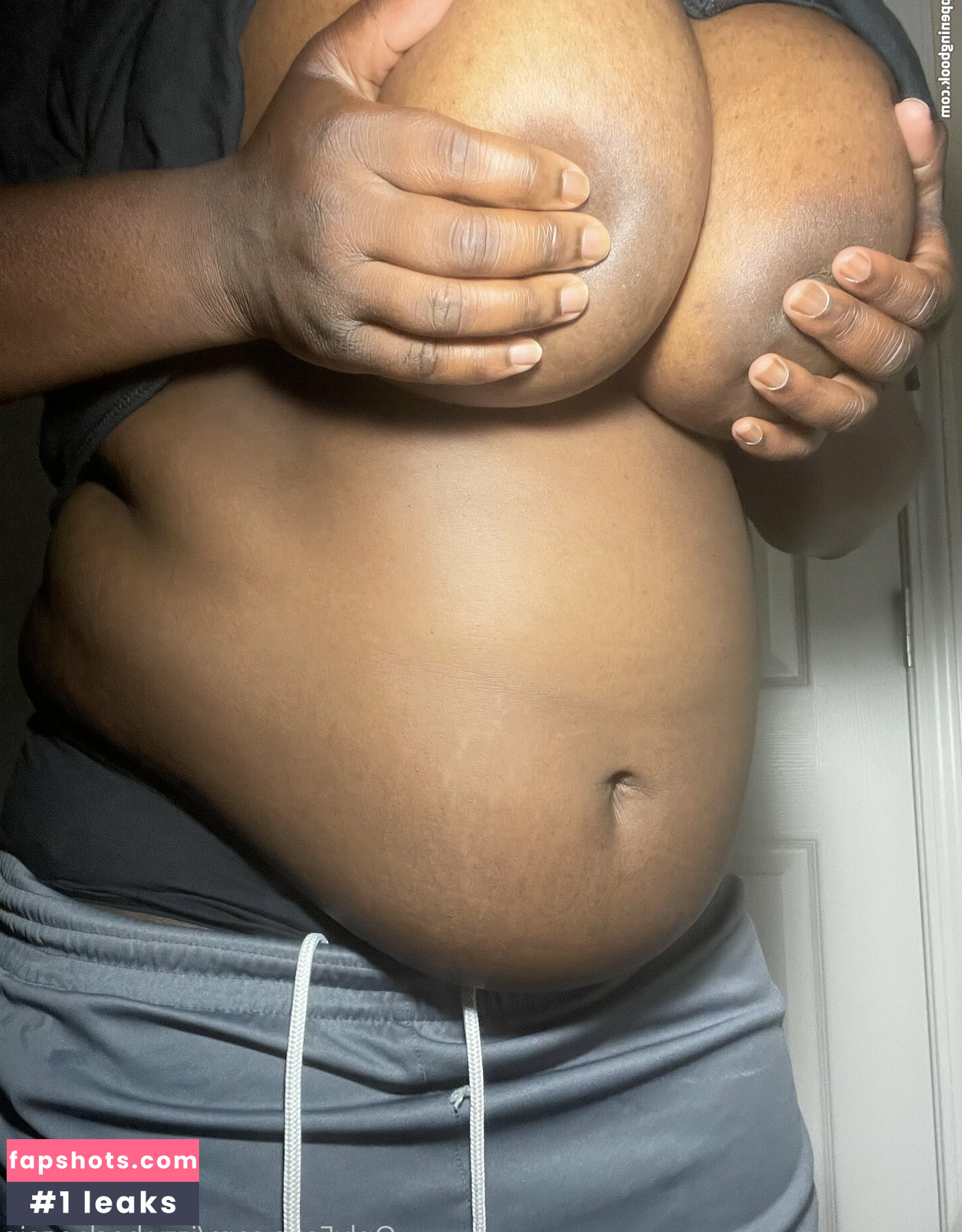 izzy.back.again nude babe gallery