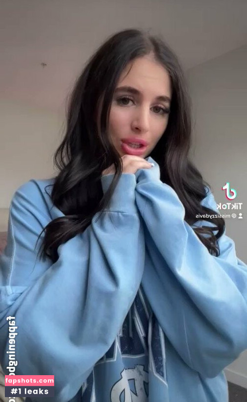 Izzy Davies gallery photo #11