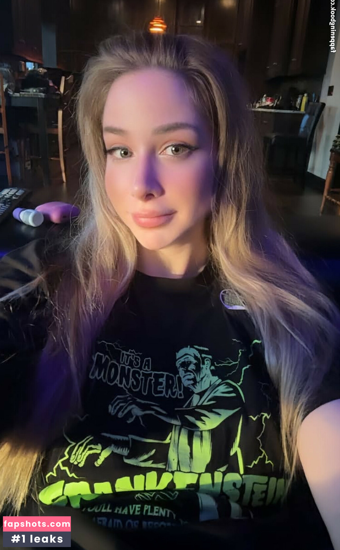 Izzy G gallery photo #11