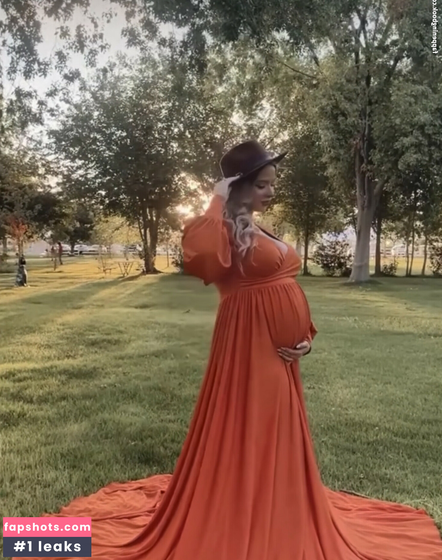 Izzy G gallery photo #102