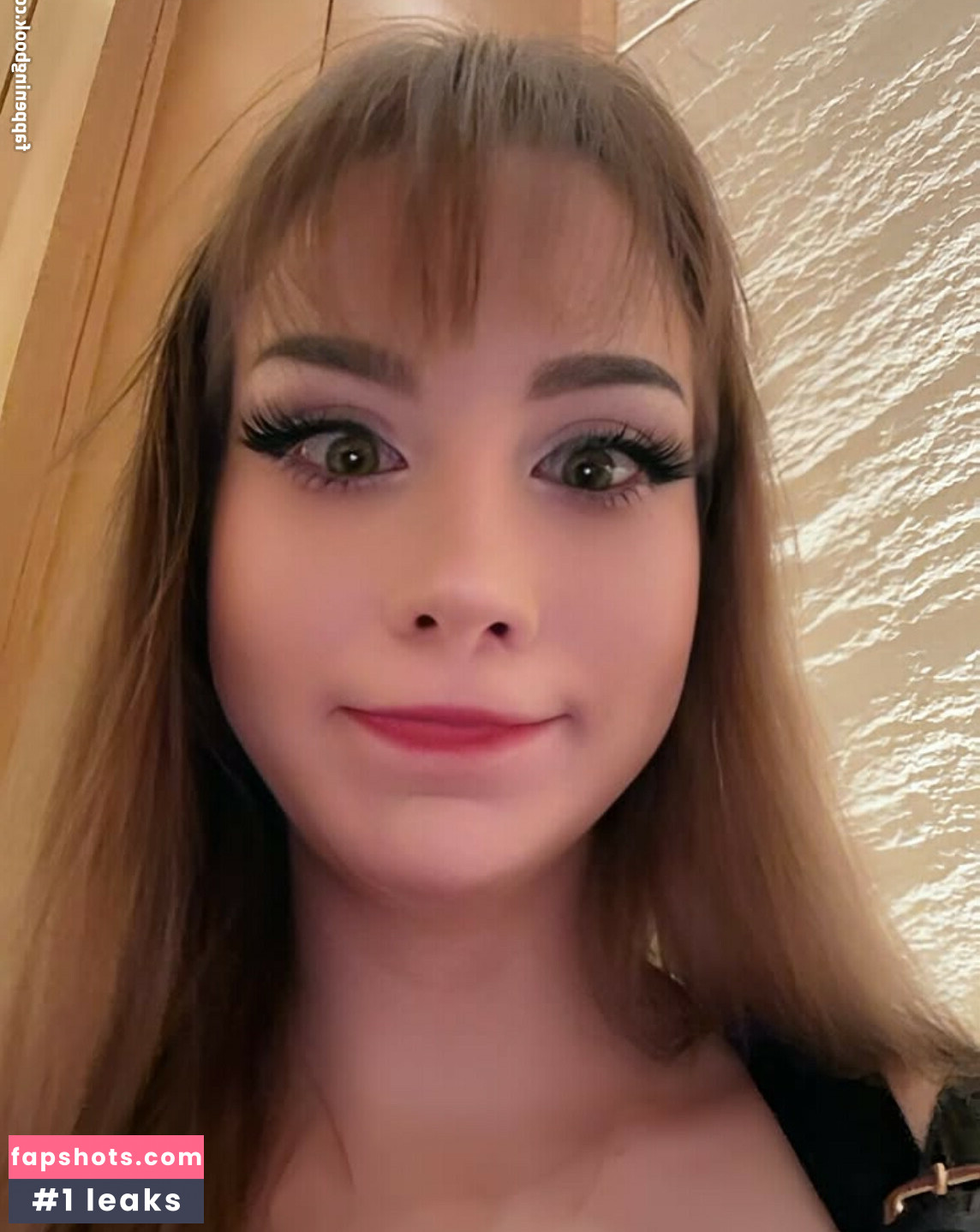 Izzy G gallery photo #16