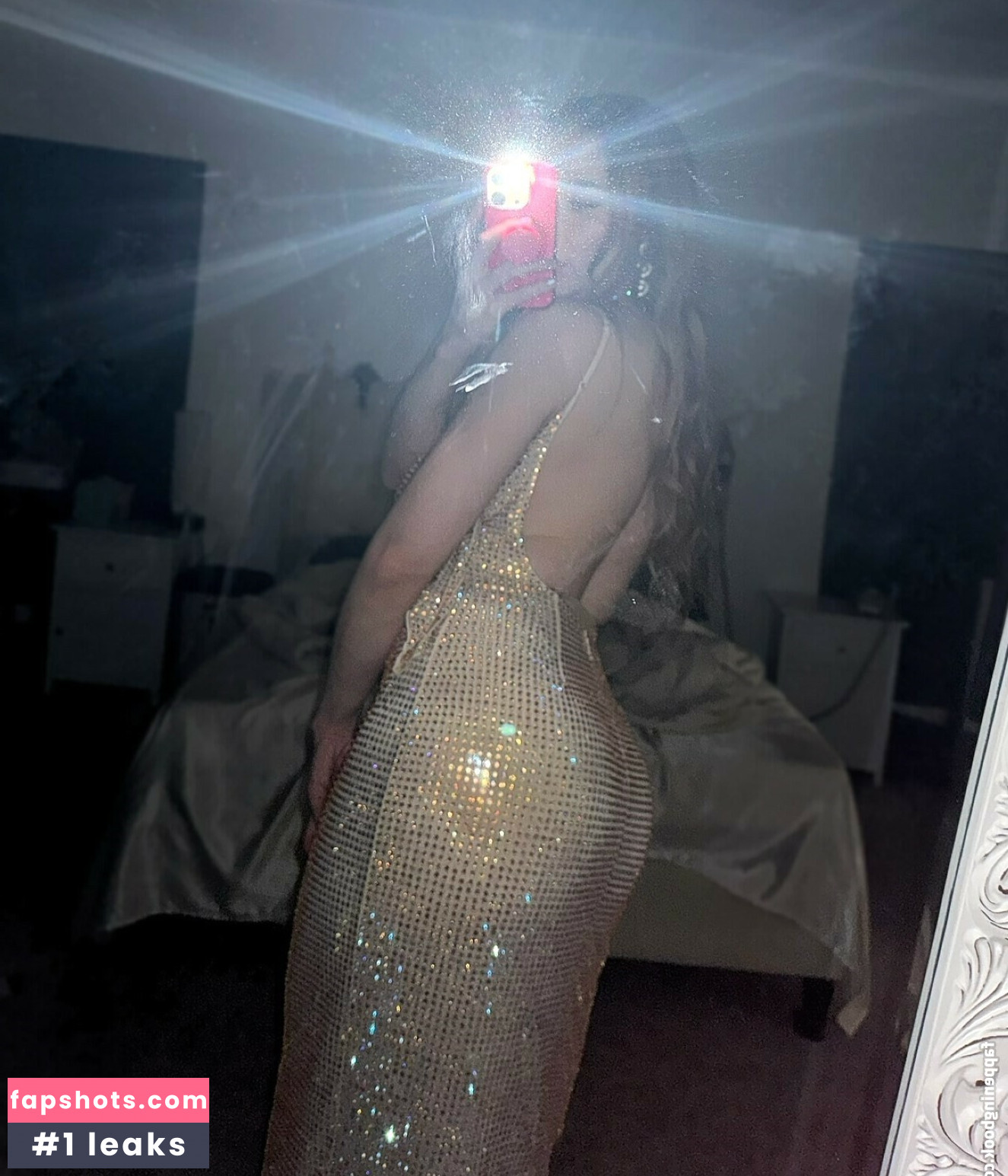 Izzy G gallery photo #43