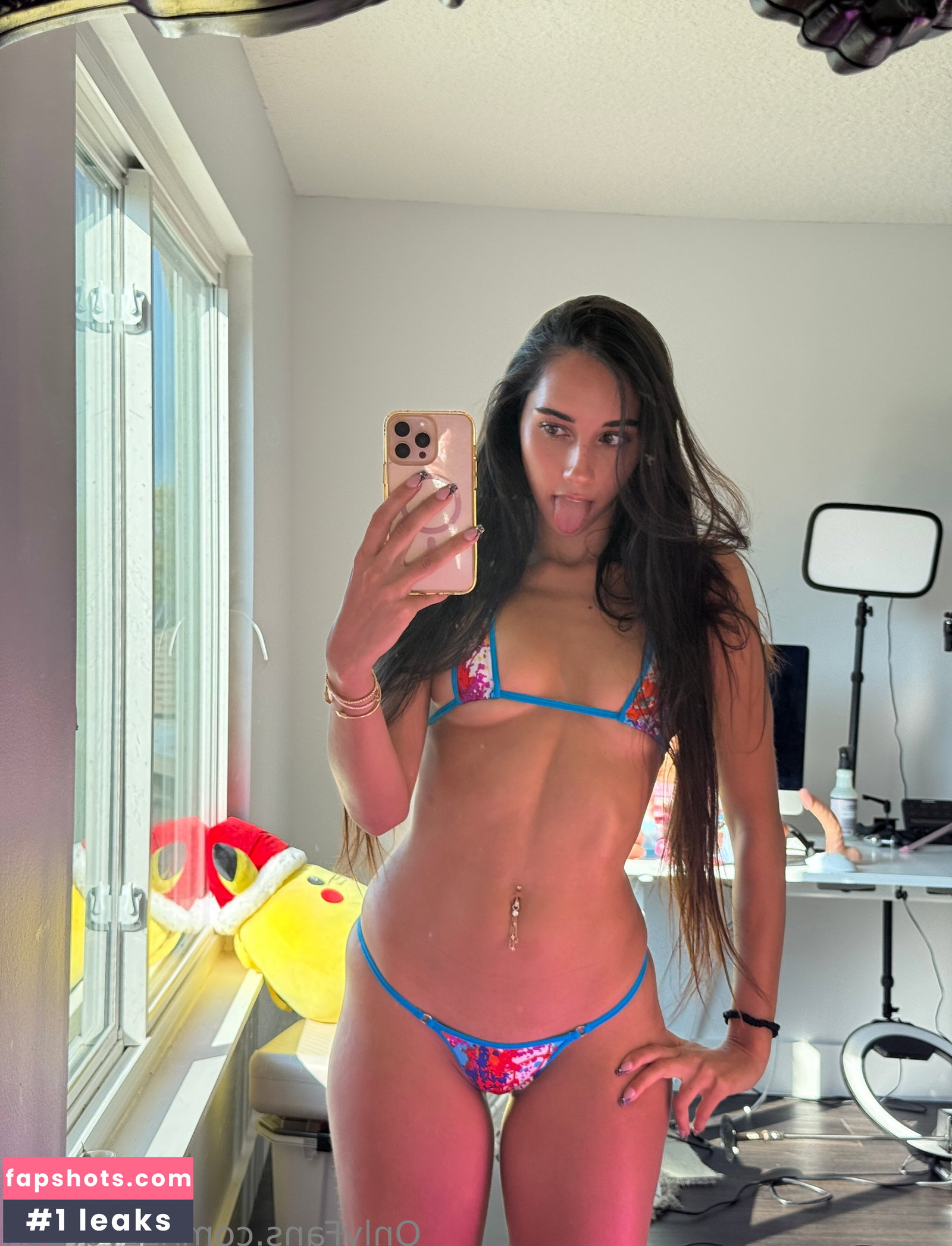 Izzy Green gallery photo #511