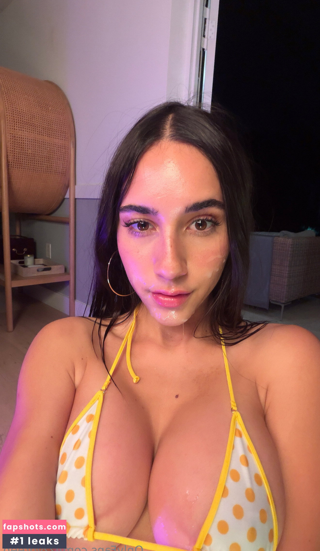 Izzy Green gallery photo #1025