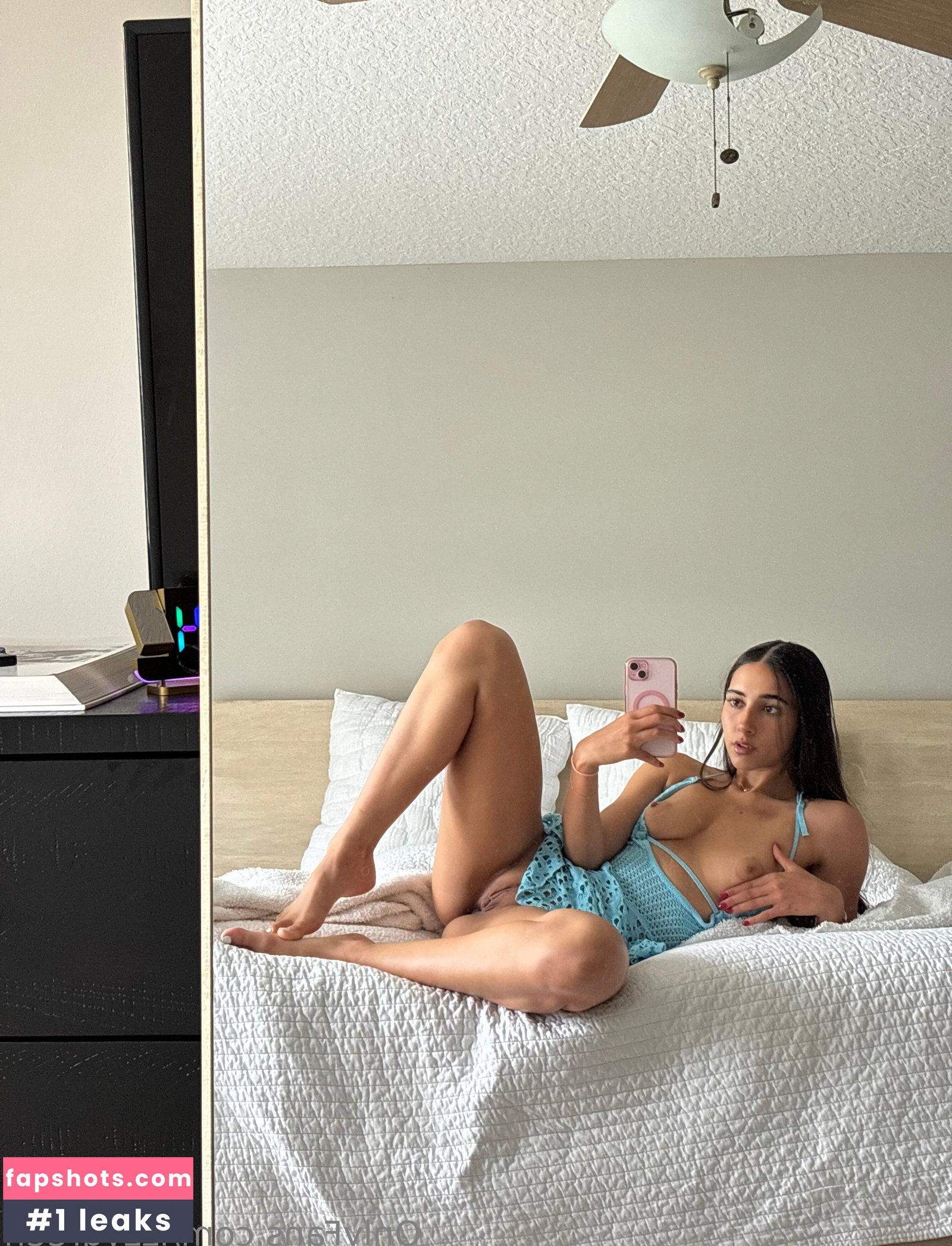 Izzy Green gallery photo #1435