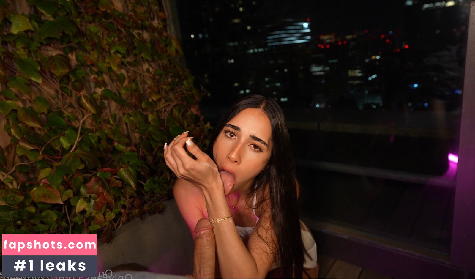 Izzy Green gallery photo #839