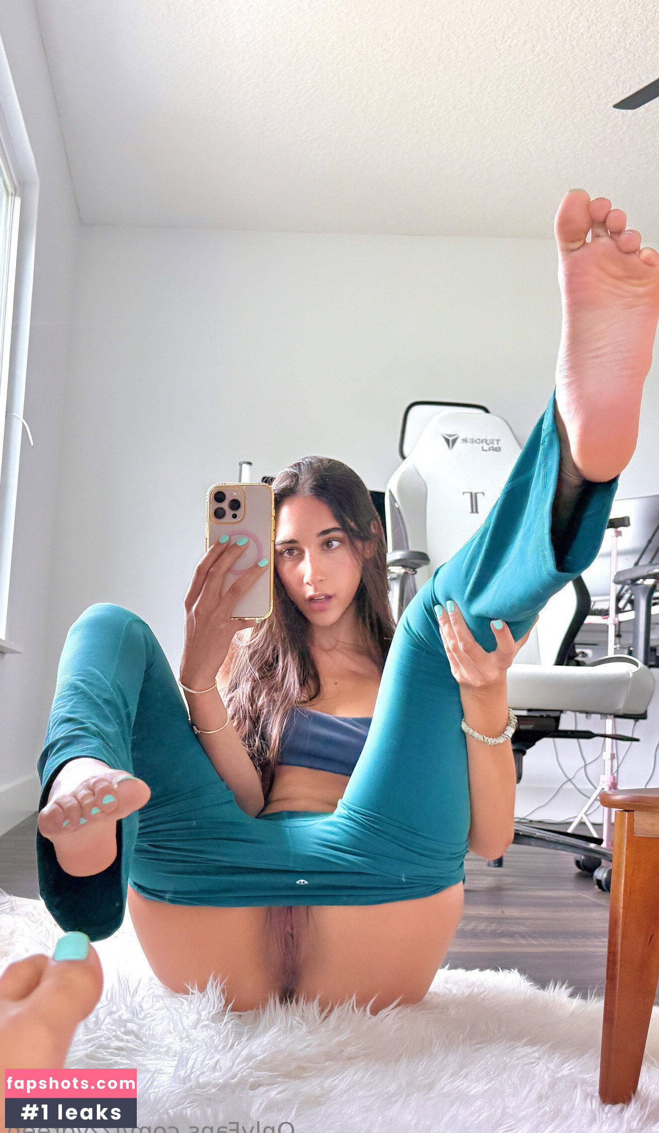 Izzy Green gallery photo #492