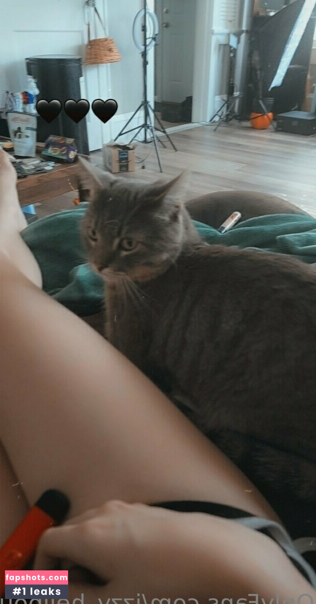 izzy_hellbourne gallery photo #34