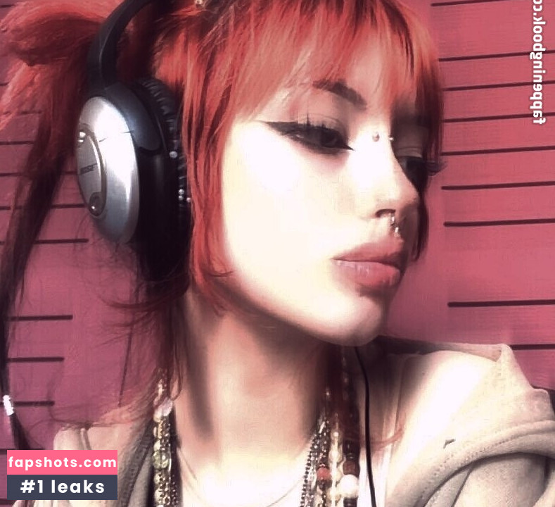 Izzy Rojo gallery photo #15