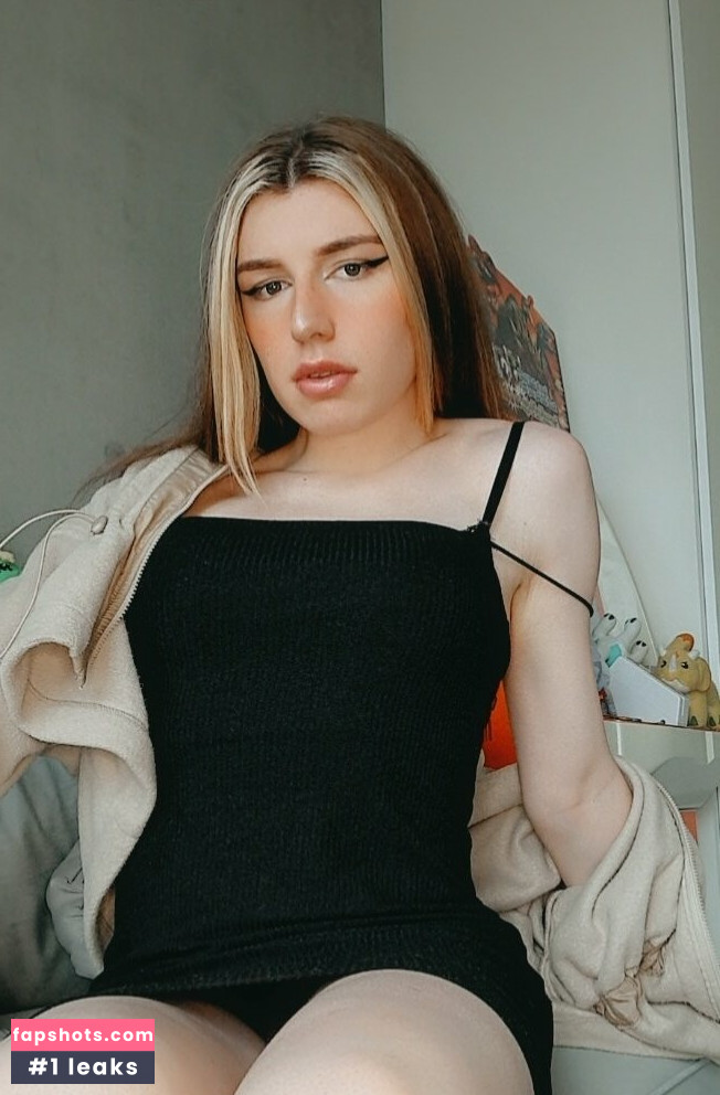 Izzy Winterz gallery photo #4