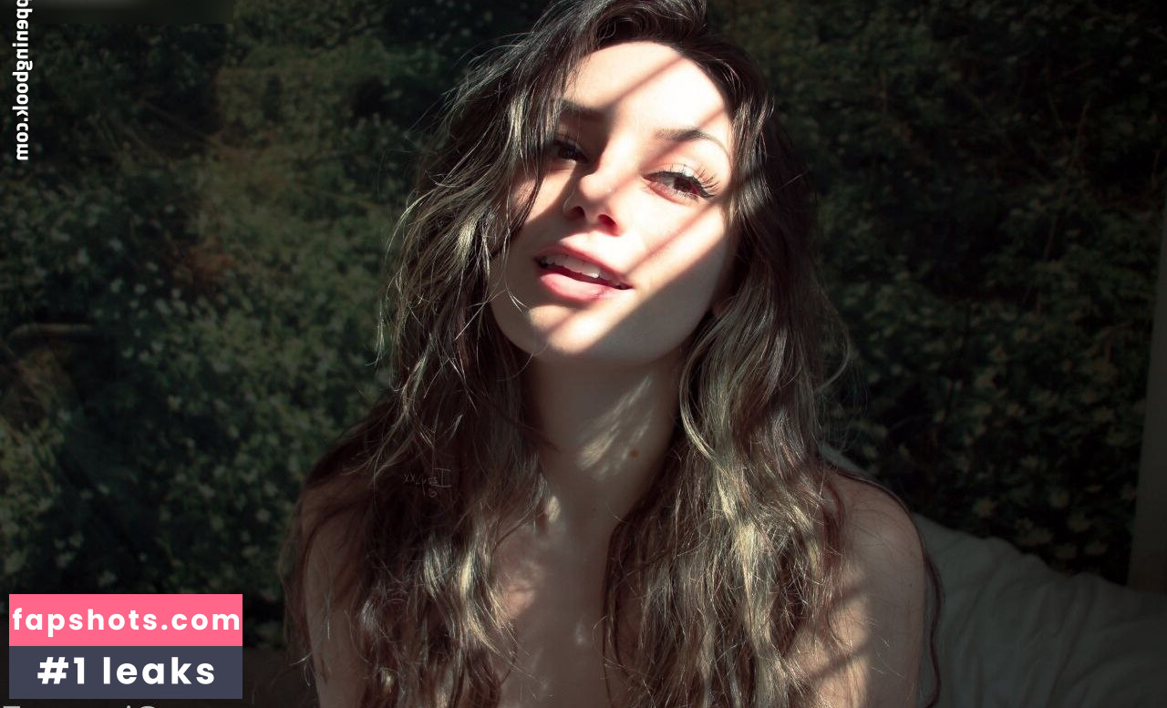 Izzy_xx gallery photo #19