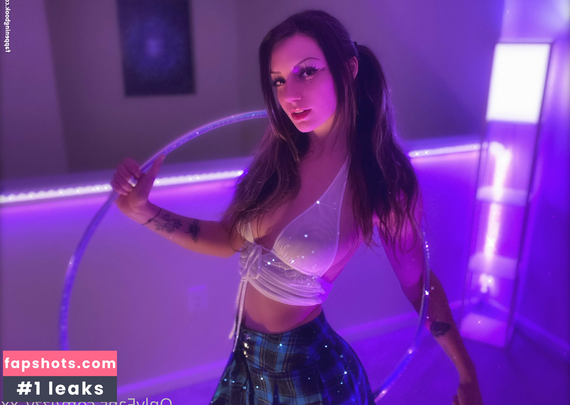 Izzy_xx gallery photo #53