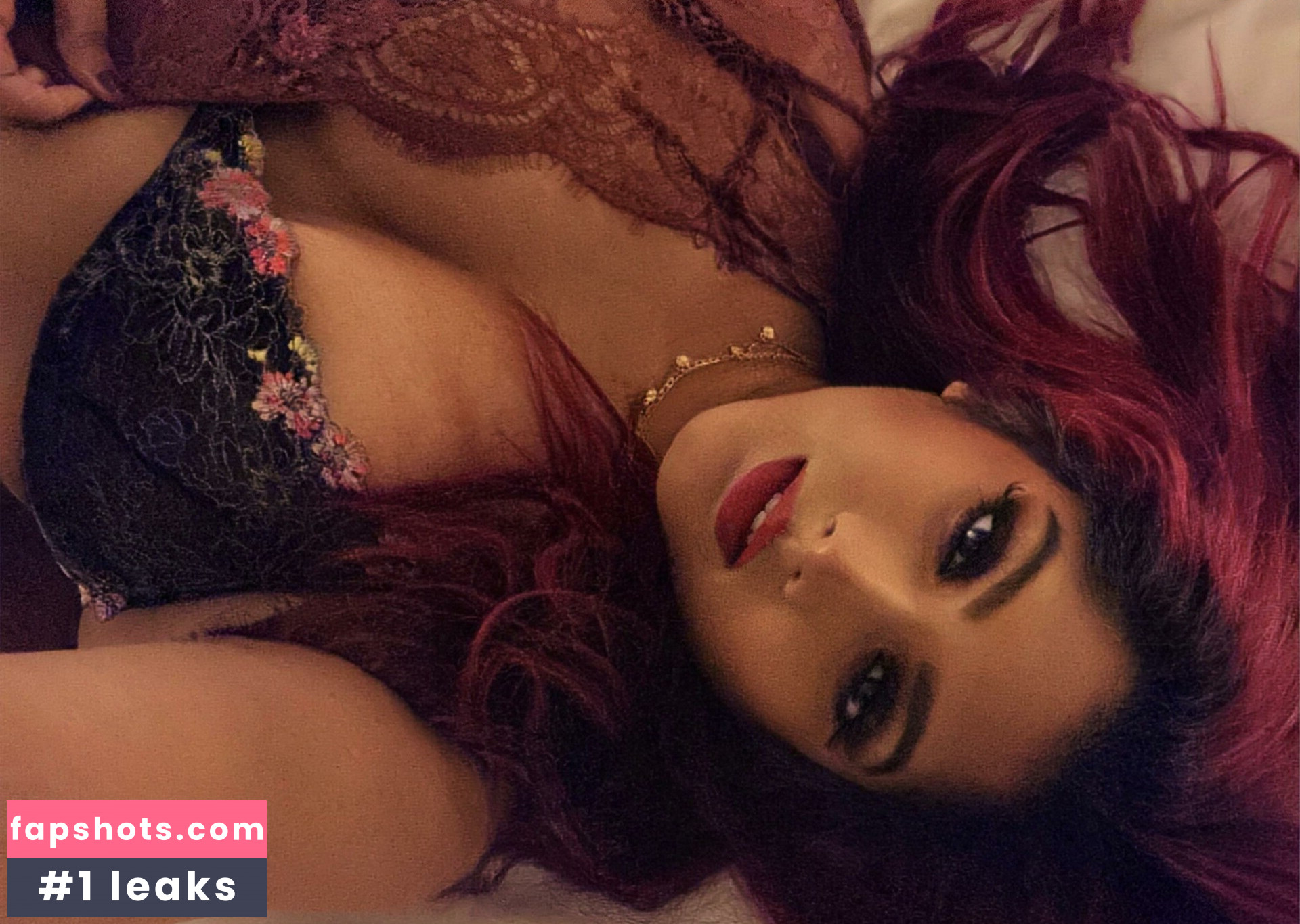 J0shna Fernand0 gallery photo #17