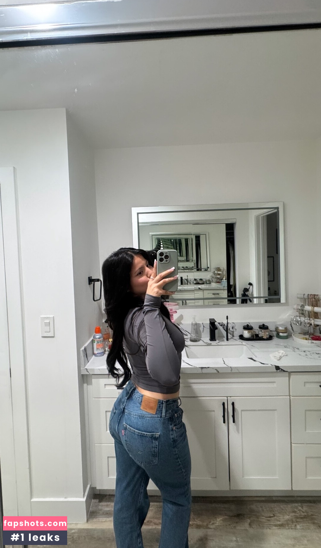 Jackie Figueroa nude babe gallery