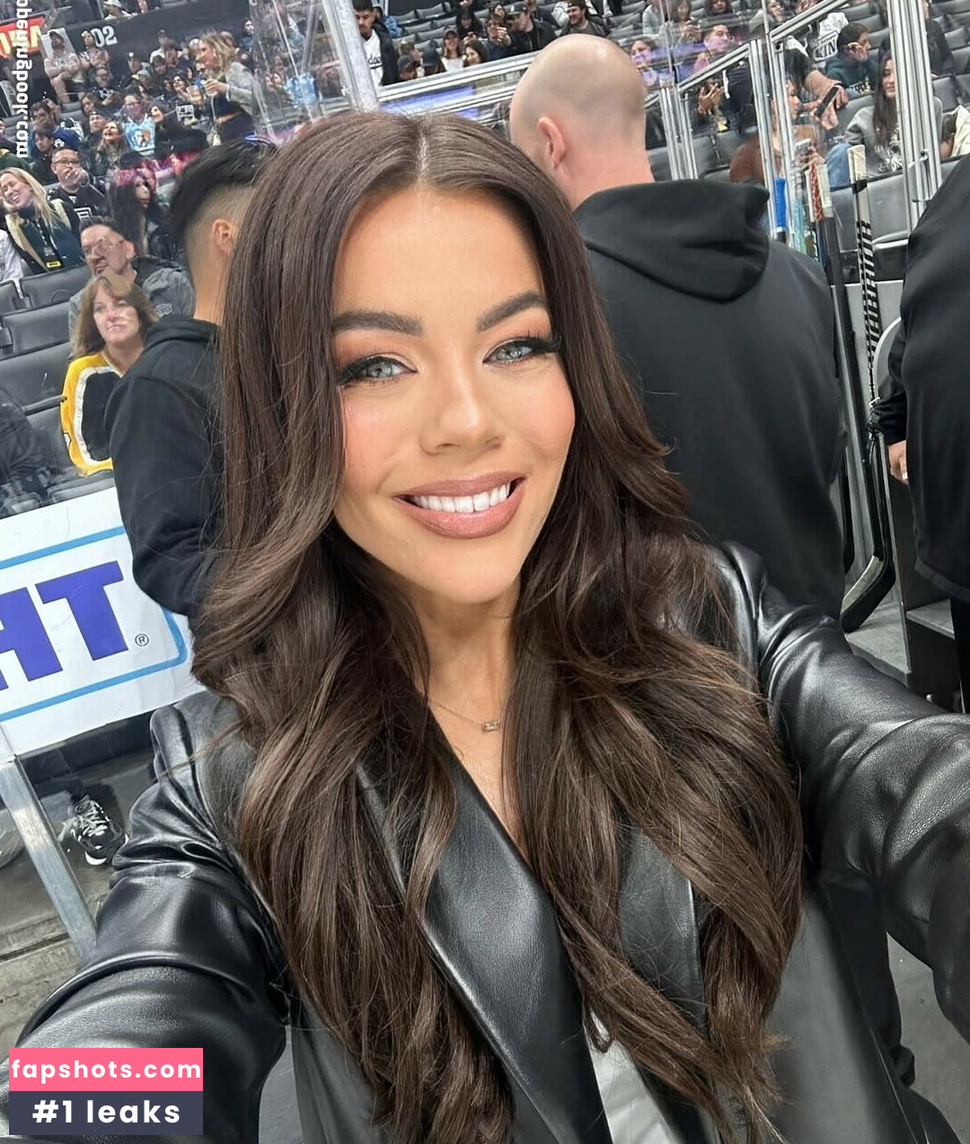 Jackie Redmond gallery photo #58