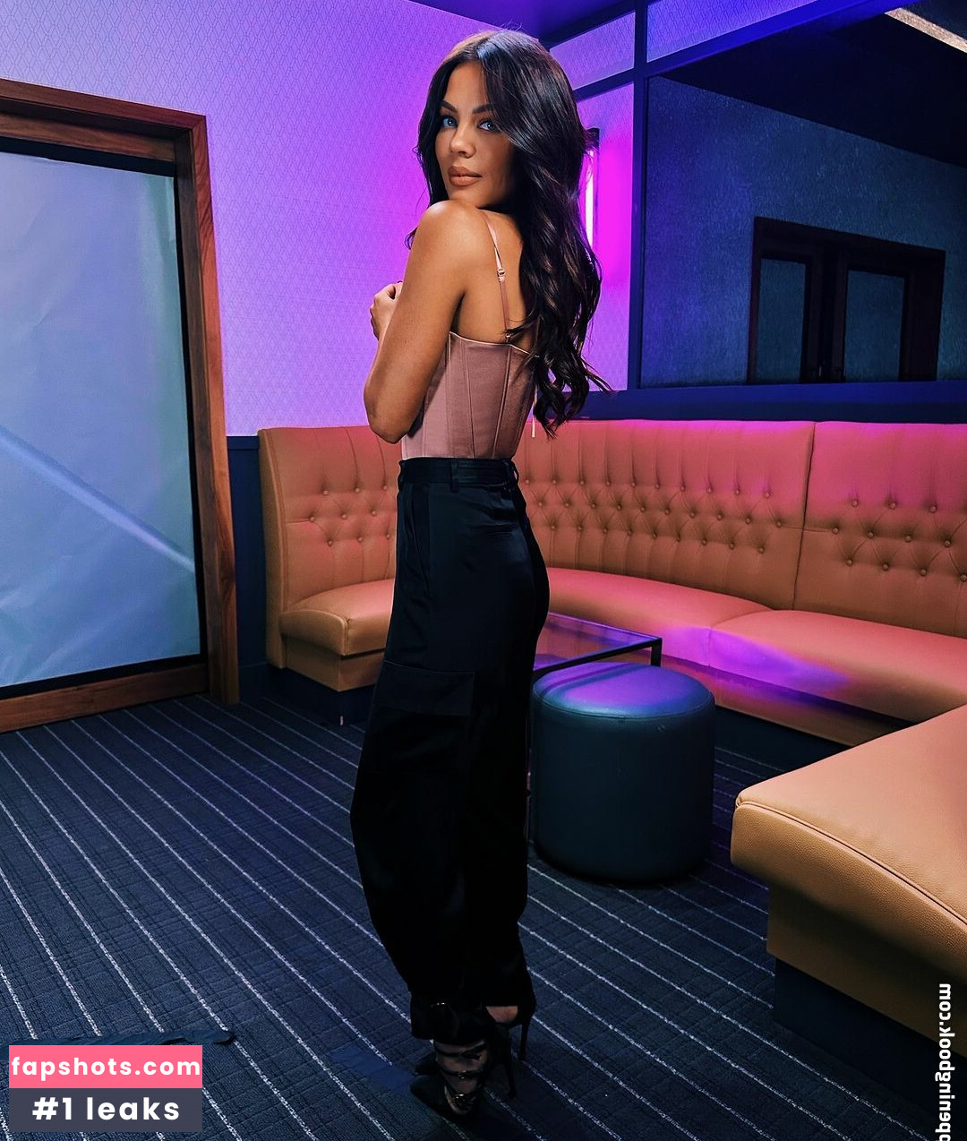 Jackie Redmond gallery photo #74