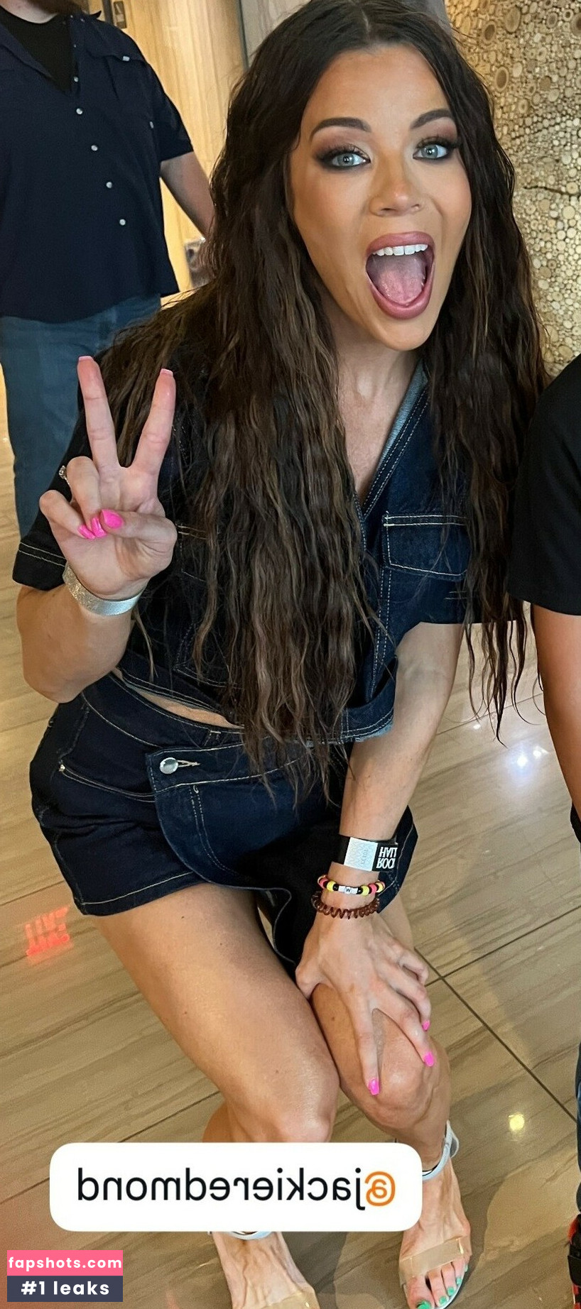 Jackie Redmond gallery photo #93