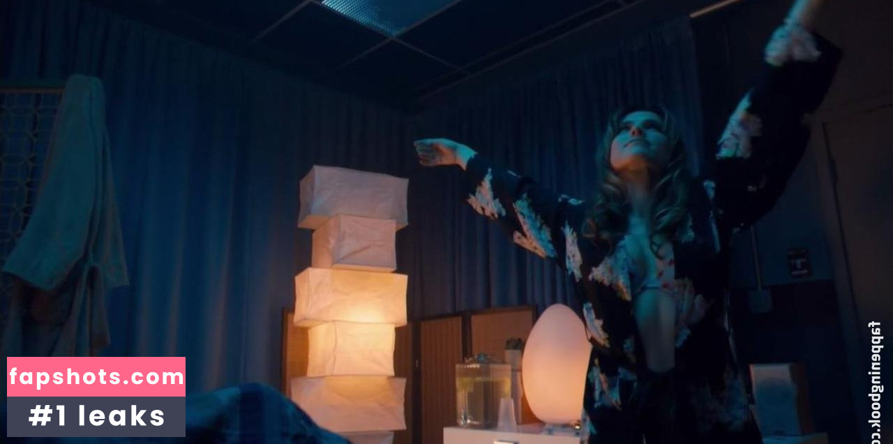 Jacqueline Byers gallery photo #16