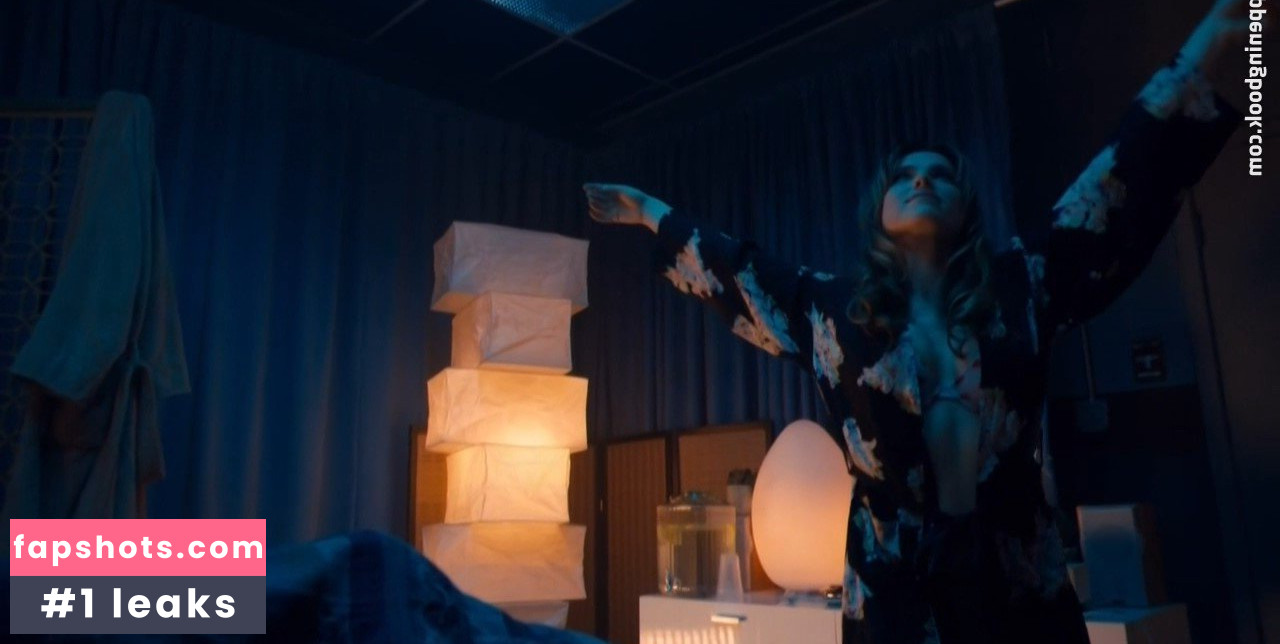 Jacqueline Byers gallery photo #10