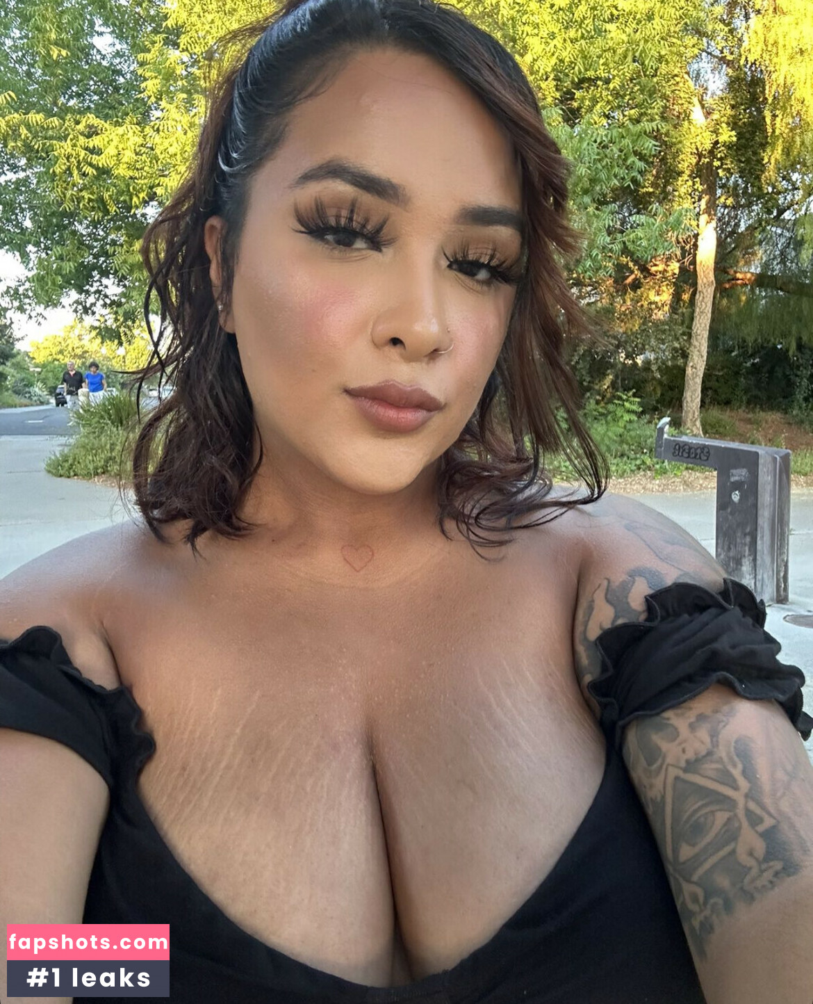 JacQueline gallery photo #20