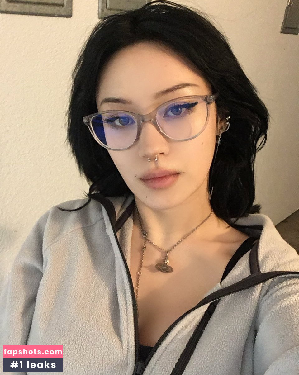 Jade-Anh Ngo gallery photo #759