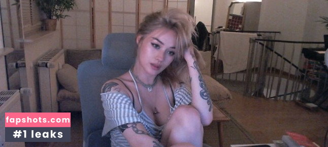 Jade-Anh Ngo gallery photo #951