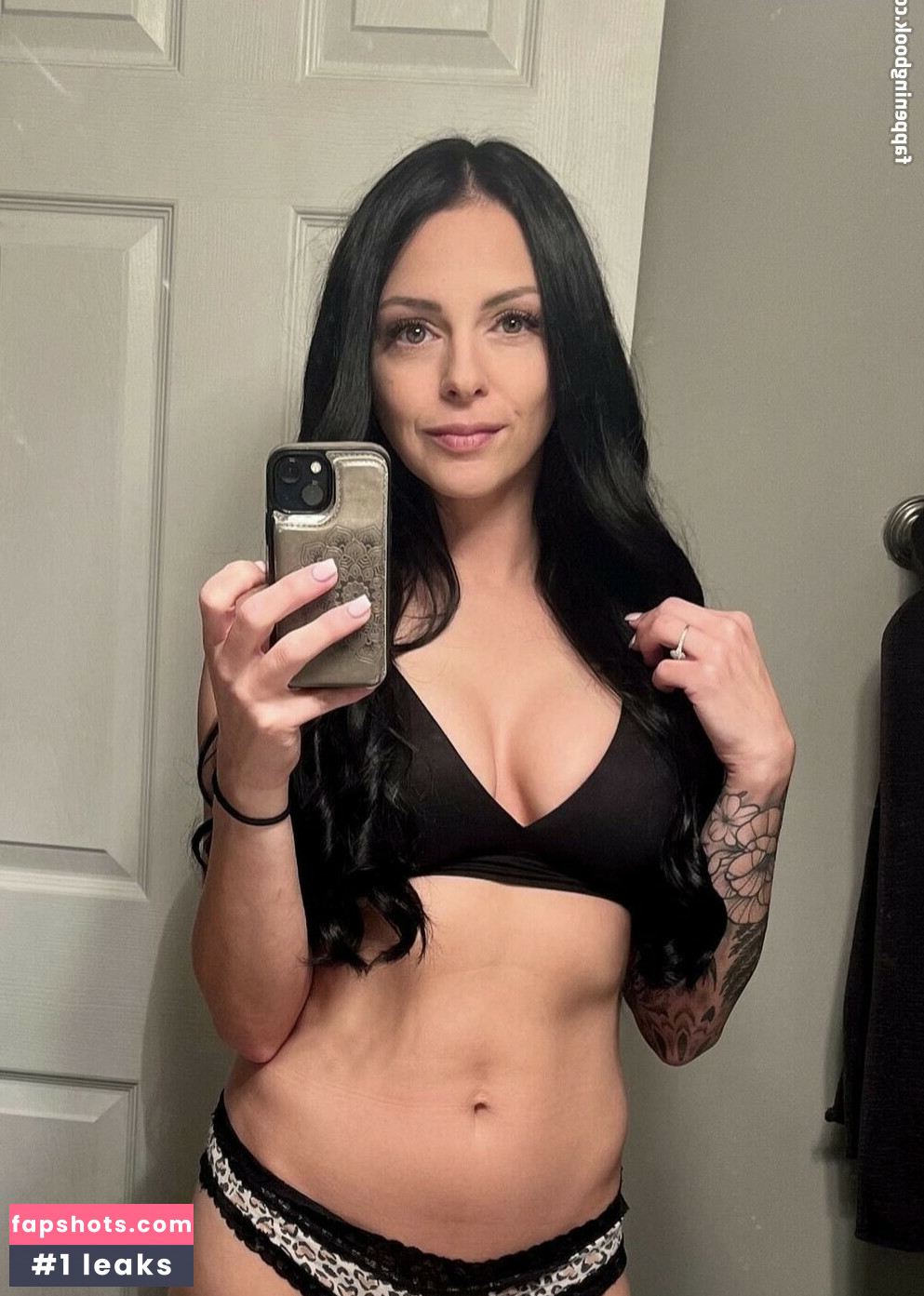 Jade Banx gallery photo #3