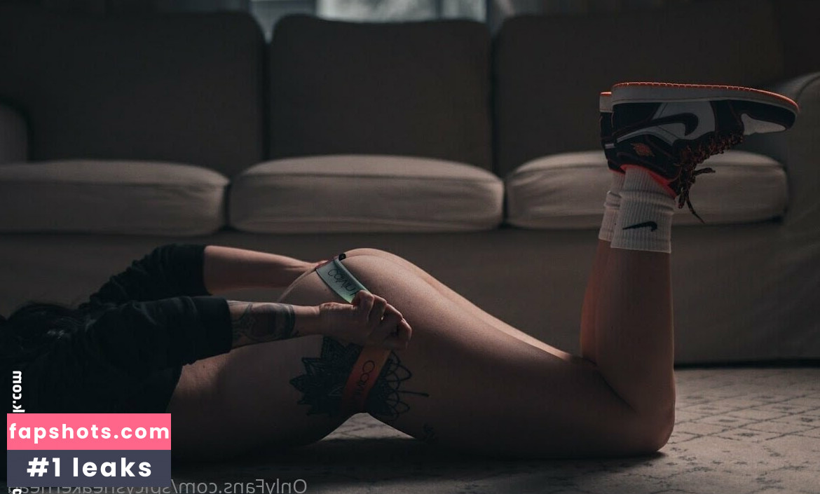 Jade Chung gallery photo #104